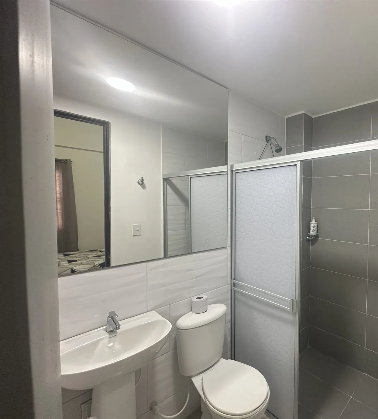 Baño privado de apartaestudio