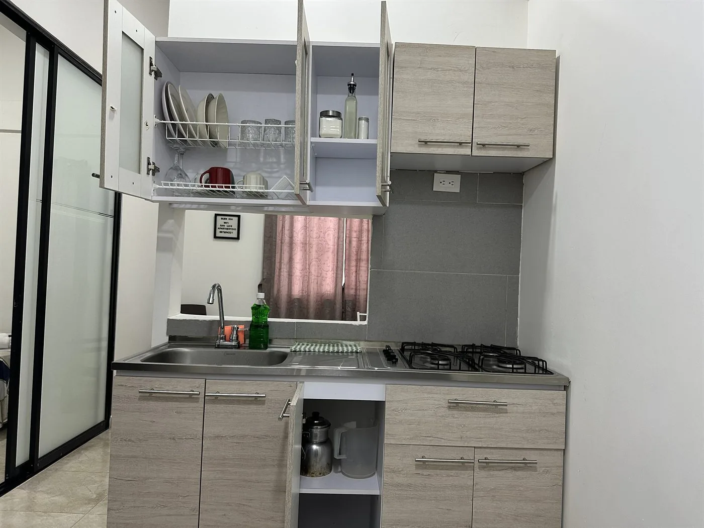 Cocina equipada de apartaestudio